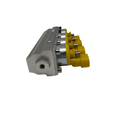 comprare Kit di conversione del GNL a CNG di materiale in lega con sistema ferroviario a 4 cilindri con iniettore di carburante e resistenza di 2 Ohm per parti del motore auto online manufacture